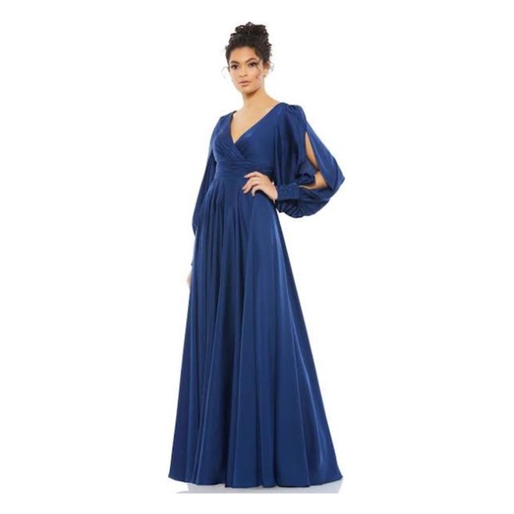 Navy Mac Duggal Split Bishop Sleeve Gown size 10 - Picture 1 of 2
